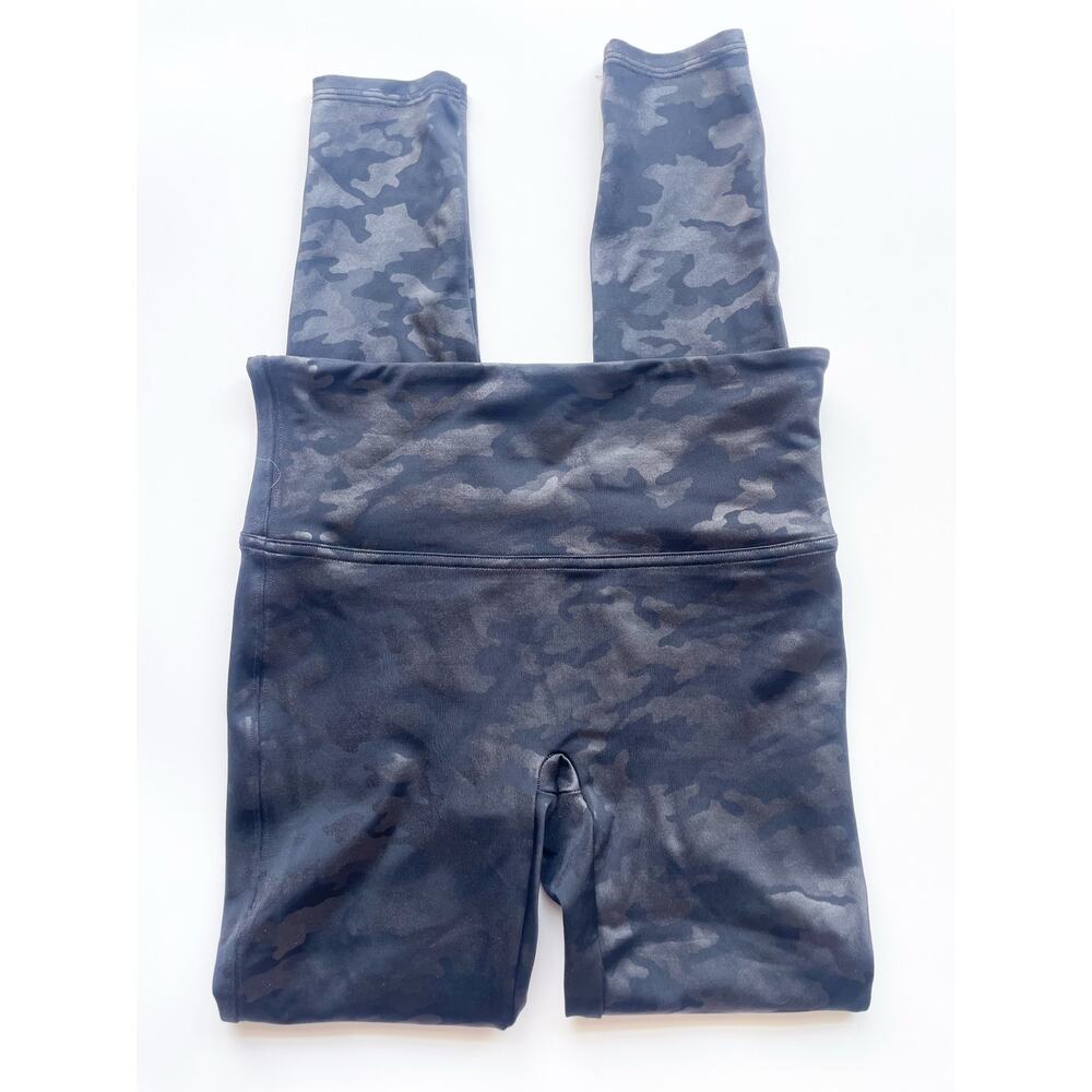 Spanx Black Camo Leggings Size Medium